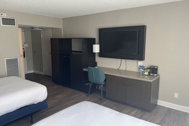 Room 21 of 72