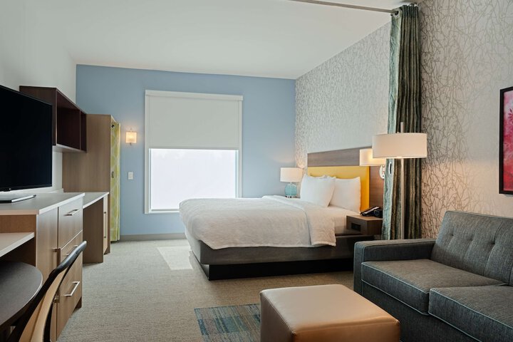 Home2 Suites by Hilton Atlanta Airport College Park