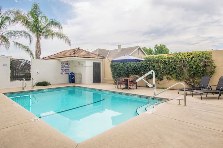 Pool 16 of 61