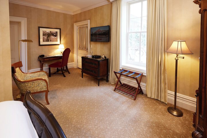 Room 28 of 37