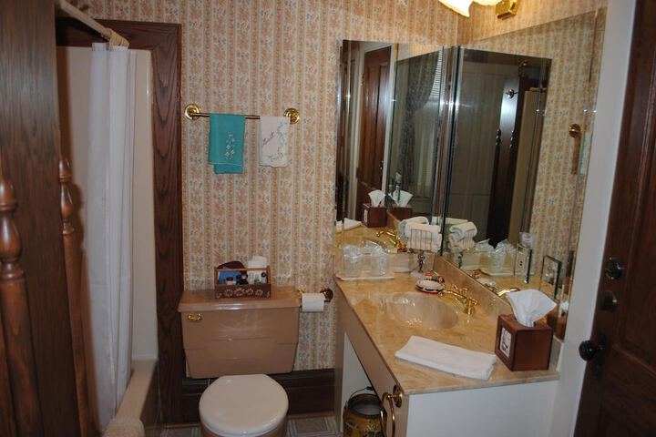 Room 35 of 64