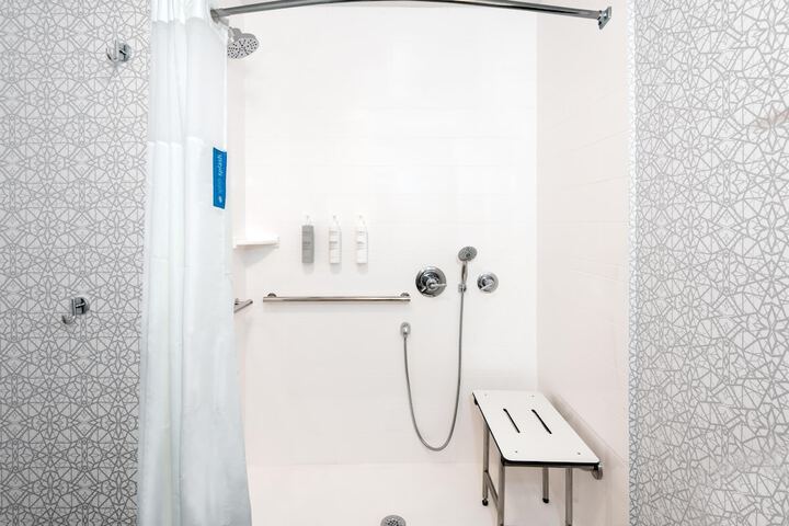 Hampton Inn & Suites Charlottesville-At the University