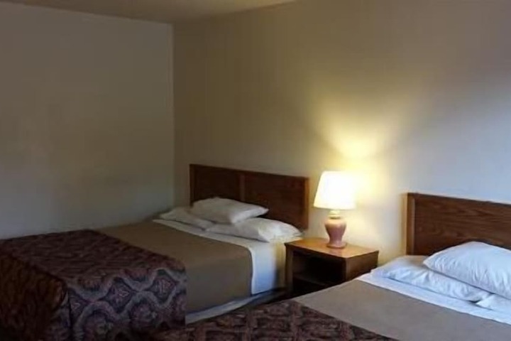 Room 6 of 14