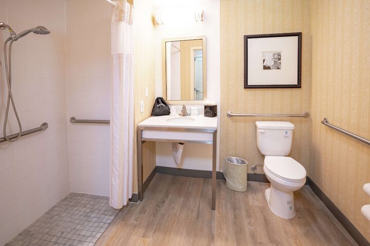 Room 16 of 25