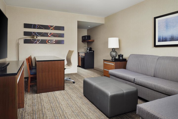 Embassy Suites by Hilton Chicago Downtown Magnificent Mile