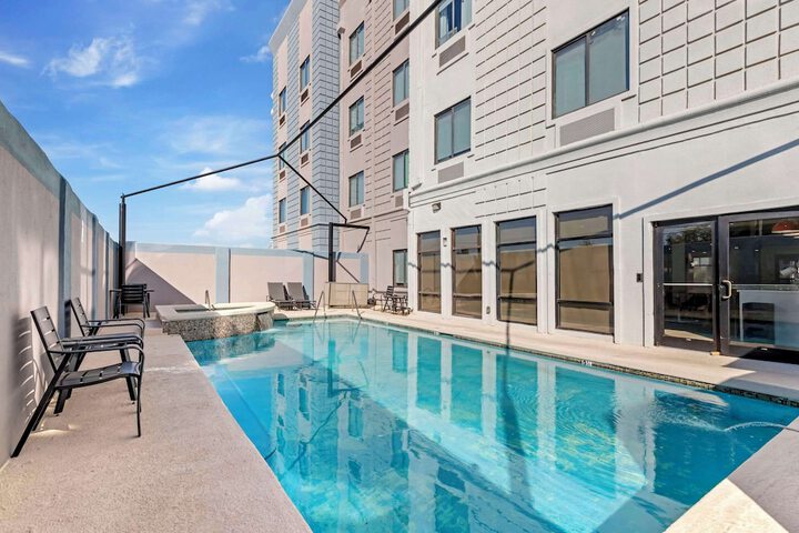 Pool 5 of 37