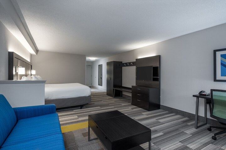 Holiday Inn Express & Suites Florence I-95 & I-20 Civic Center by IHG