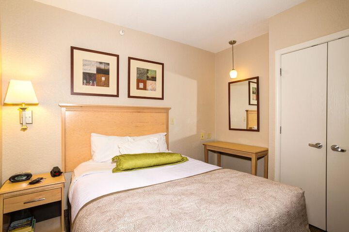 Room 30 of 42