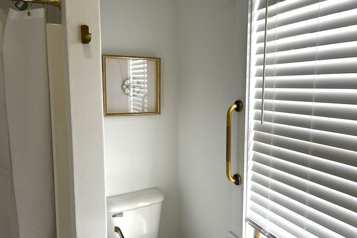 Room 9 of 27
