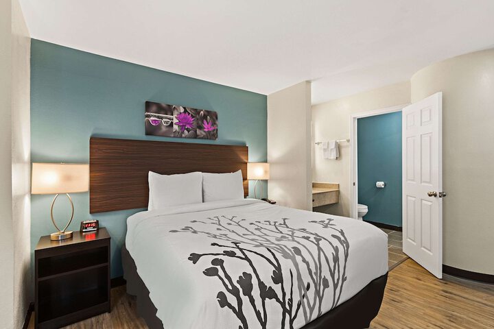 Room 21 of 36