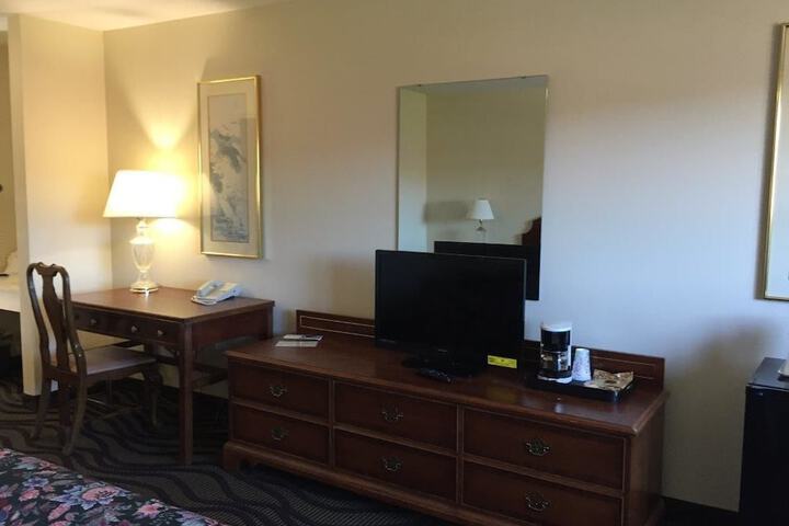 Room 37 of 40