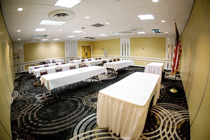 Ballroom/Hall 54 of 59