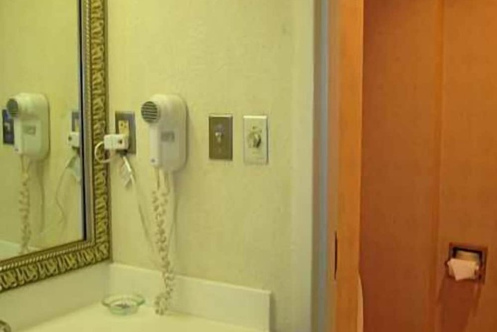Room 60 of 102