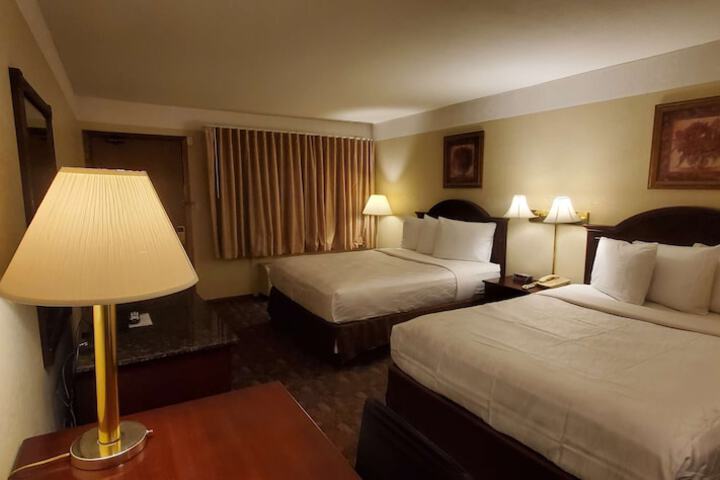 Room 17 of 27