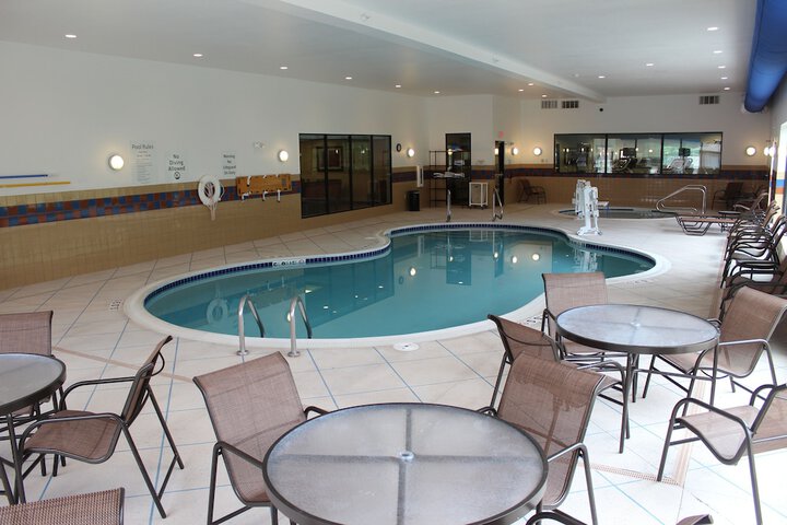 Holiday Inn Express & Suites Wheeling by IHG