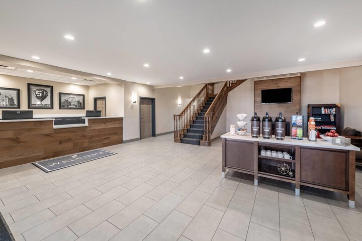 Country Inn & Suites by Radisson Findlay, OH