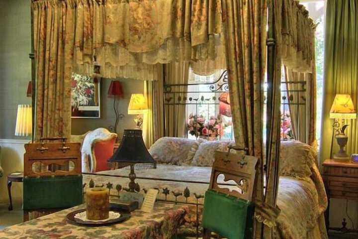 Room 16 of 39