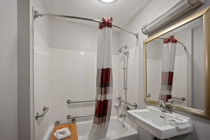 Room 12 of 24