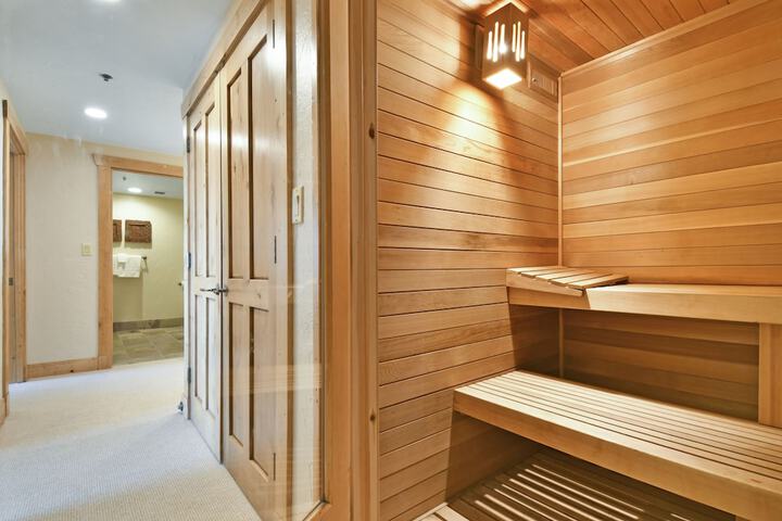 Grand Summit Hotel - Canyons Village a RockResort