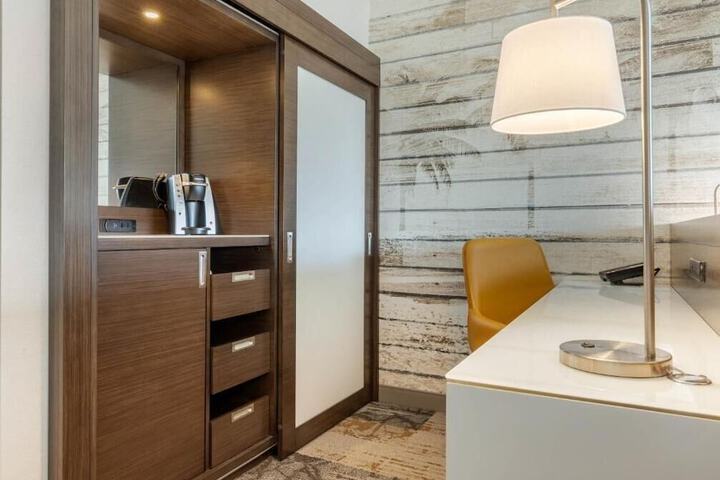 DoubleTree by Hilton Charleston Riverview
