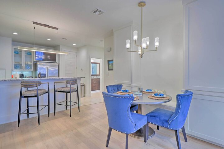 Lake LBJ Condo w / Balcony & Shared Boat Docks