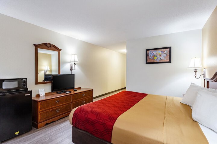 Room 17 of 32