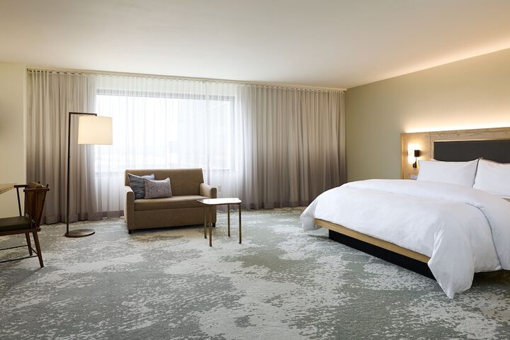 Room 33 of 130