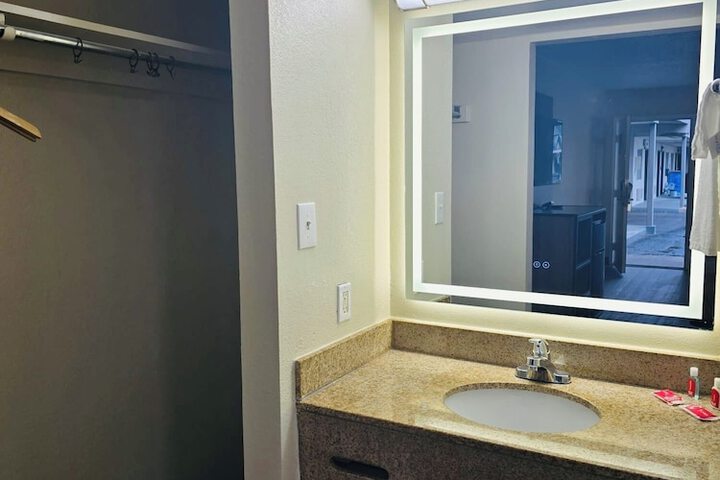 STUDIOS & SUITES 4 LESS CHESAPEAKE