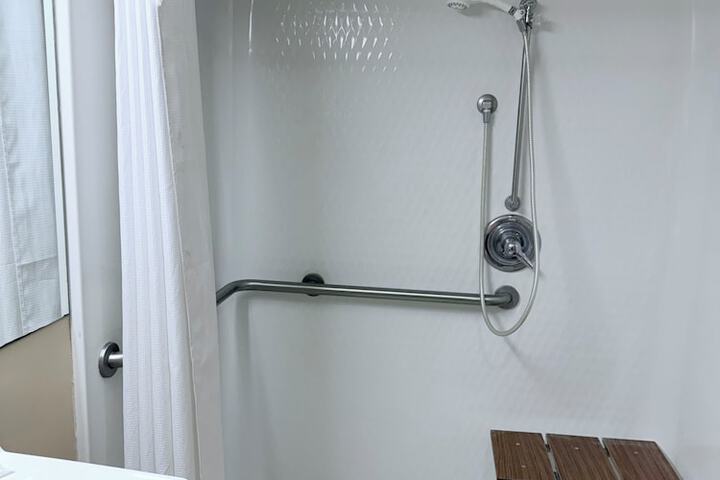Collins Inn & Suites