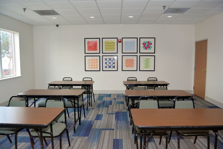 Holiday Inn Express & Suites by IHG