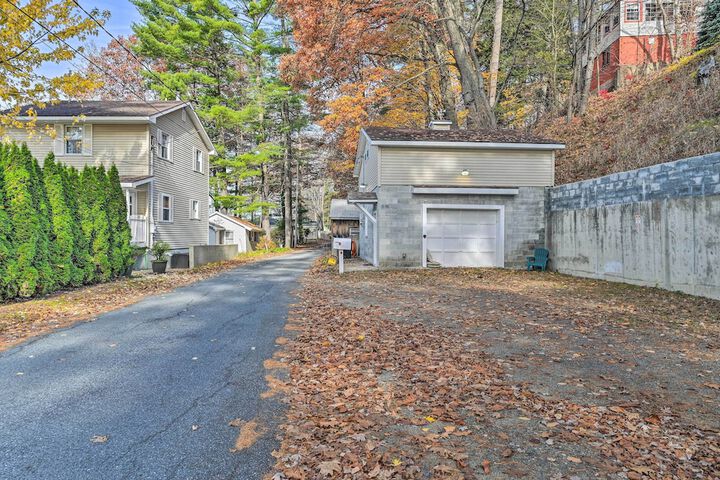 Lake Luzerne Home w / Fire Pit on Hudson River