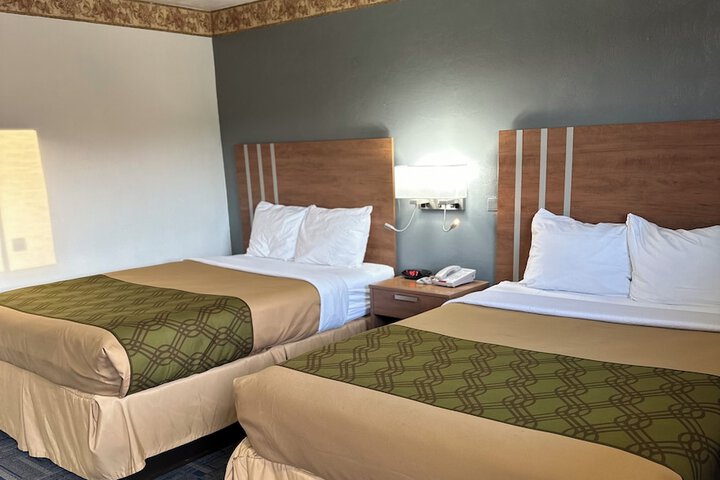 Room 5 of 8