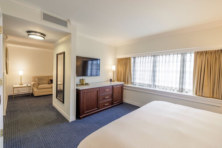 Room 10 of 29