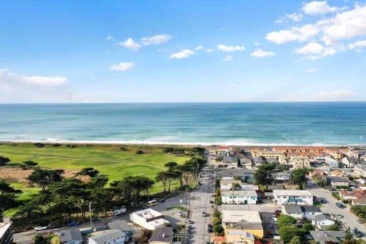 Coastal Palm Tree 2BR Retreat Ocean View
