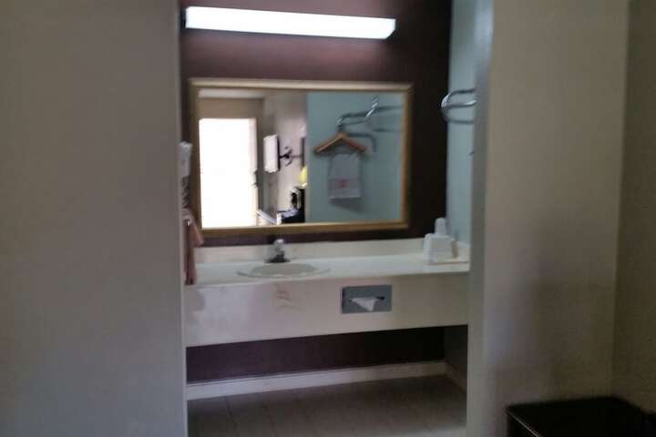 Room 34 of 42