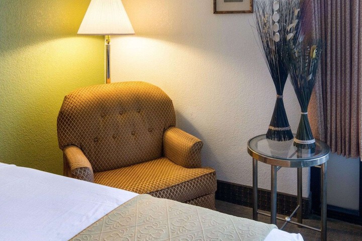 Room 12 of 31