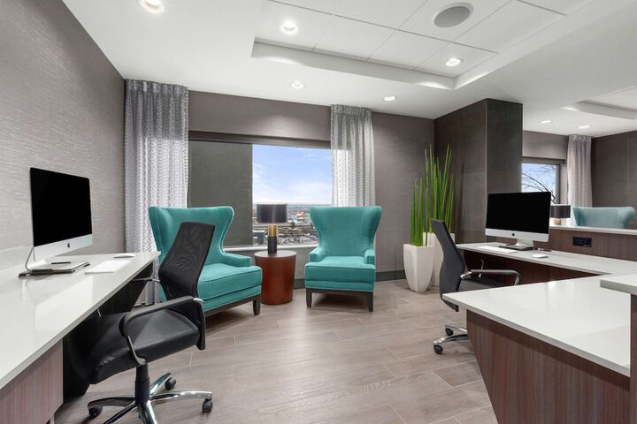 Business Center 62 of 65