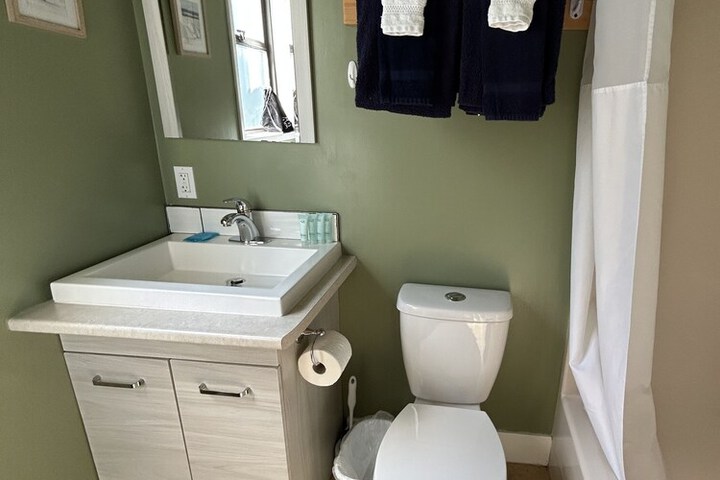 Room 123 of 180