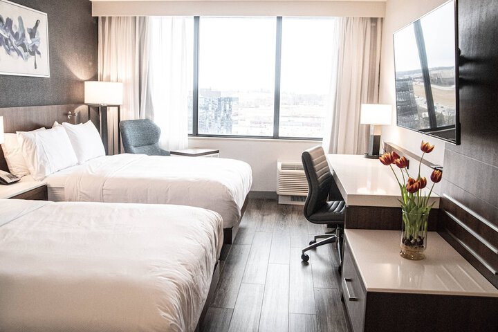 Delta Hotels by Marriott Cincinnati Sharonville