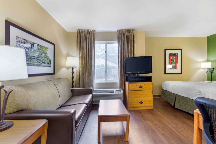Room 16 of 28