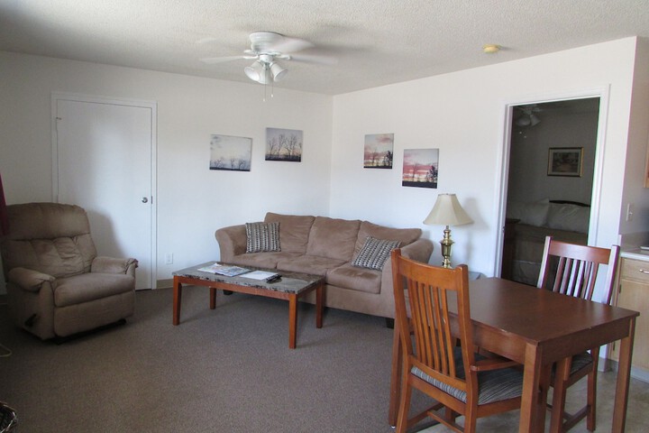 Douglas Inn & Suites