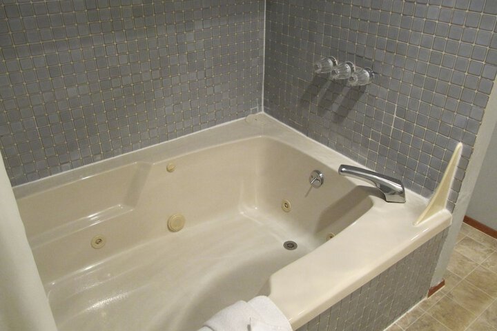 Hot Tub 148 of 154
