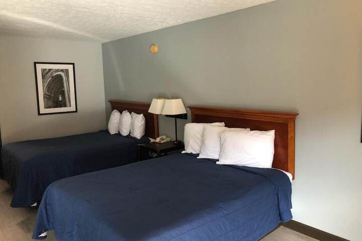 Room 15 of 33