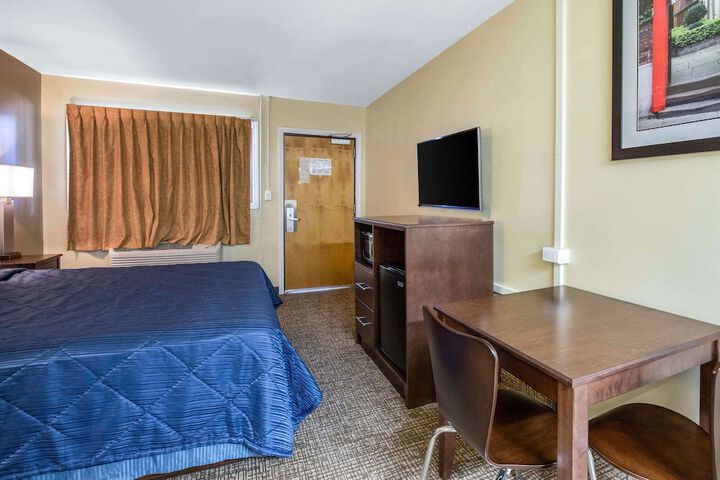 Room 13 of 24