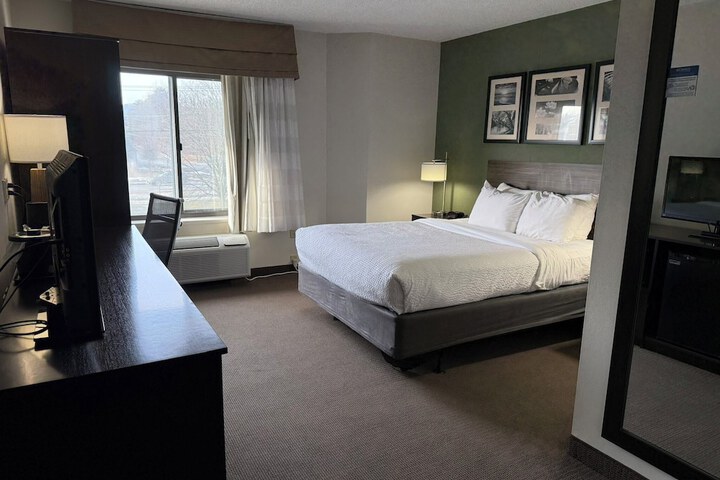 Sleep Inn & Suites Queensbury - Lake George