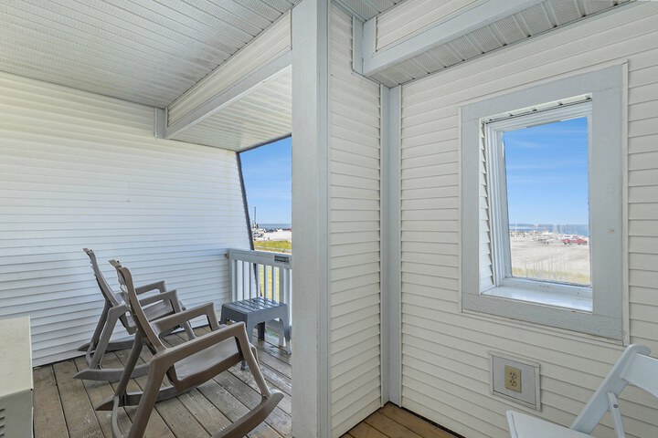 Snyders Shoreline Inn