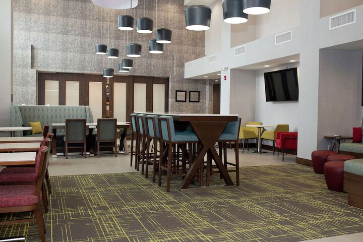 Hampton Inn & Suites Dundee