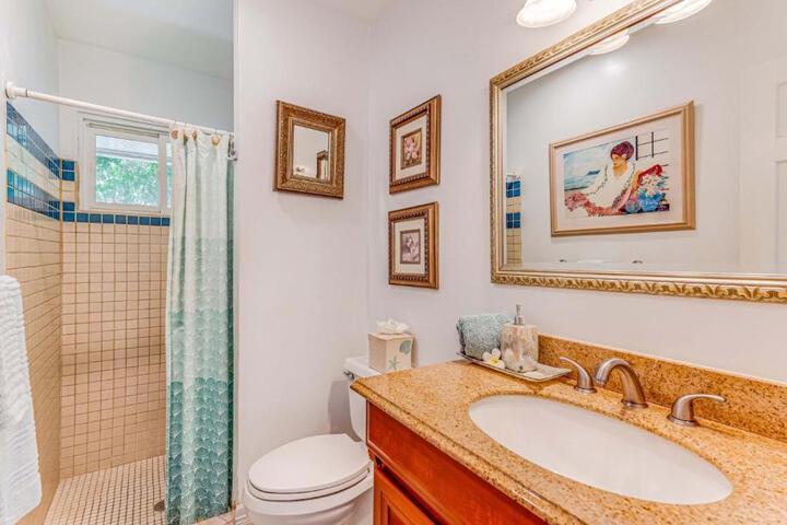LAHAINA OCEANFRONT ESTATE