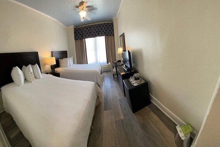 Room 21 of 37