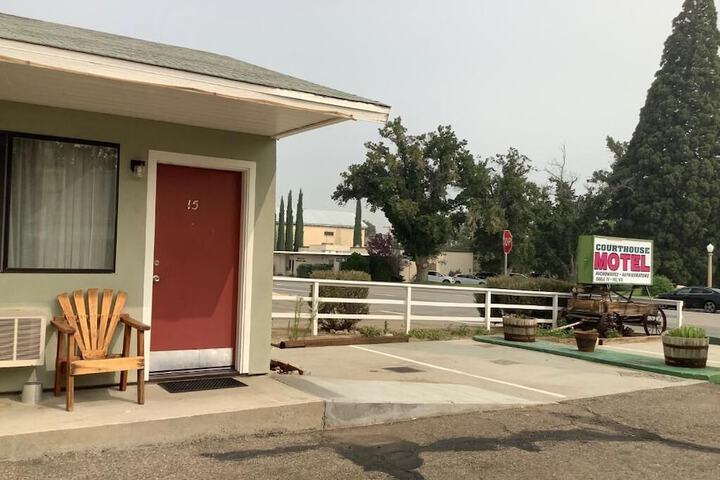 Independence Courthouse Motel